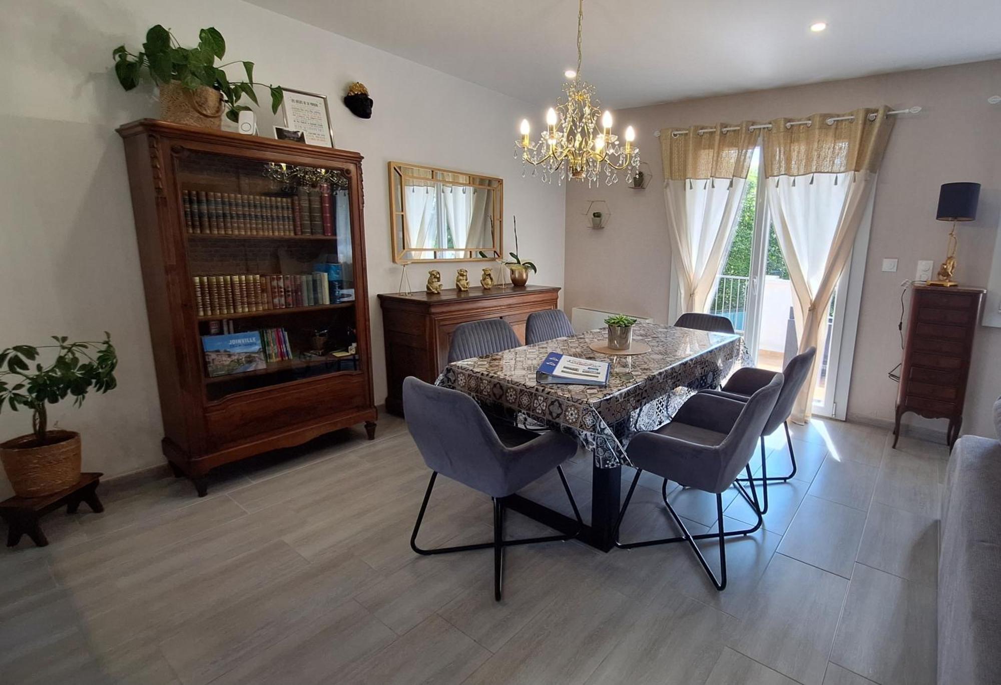 Agreable Maison Avec Jardin A Joinville Exteriör bild